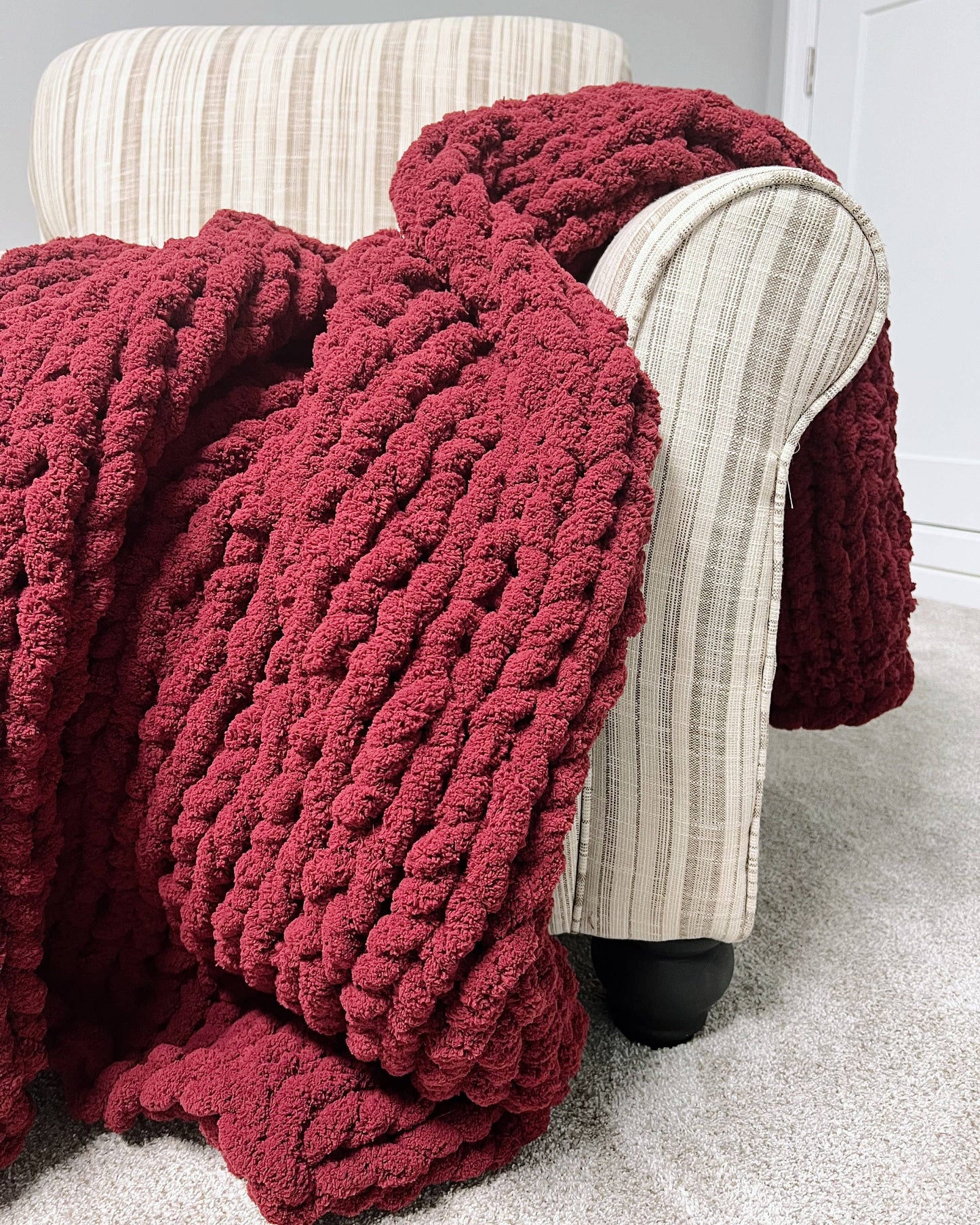 Chunky Knit Chenille Throw Blanket - Cranberry