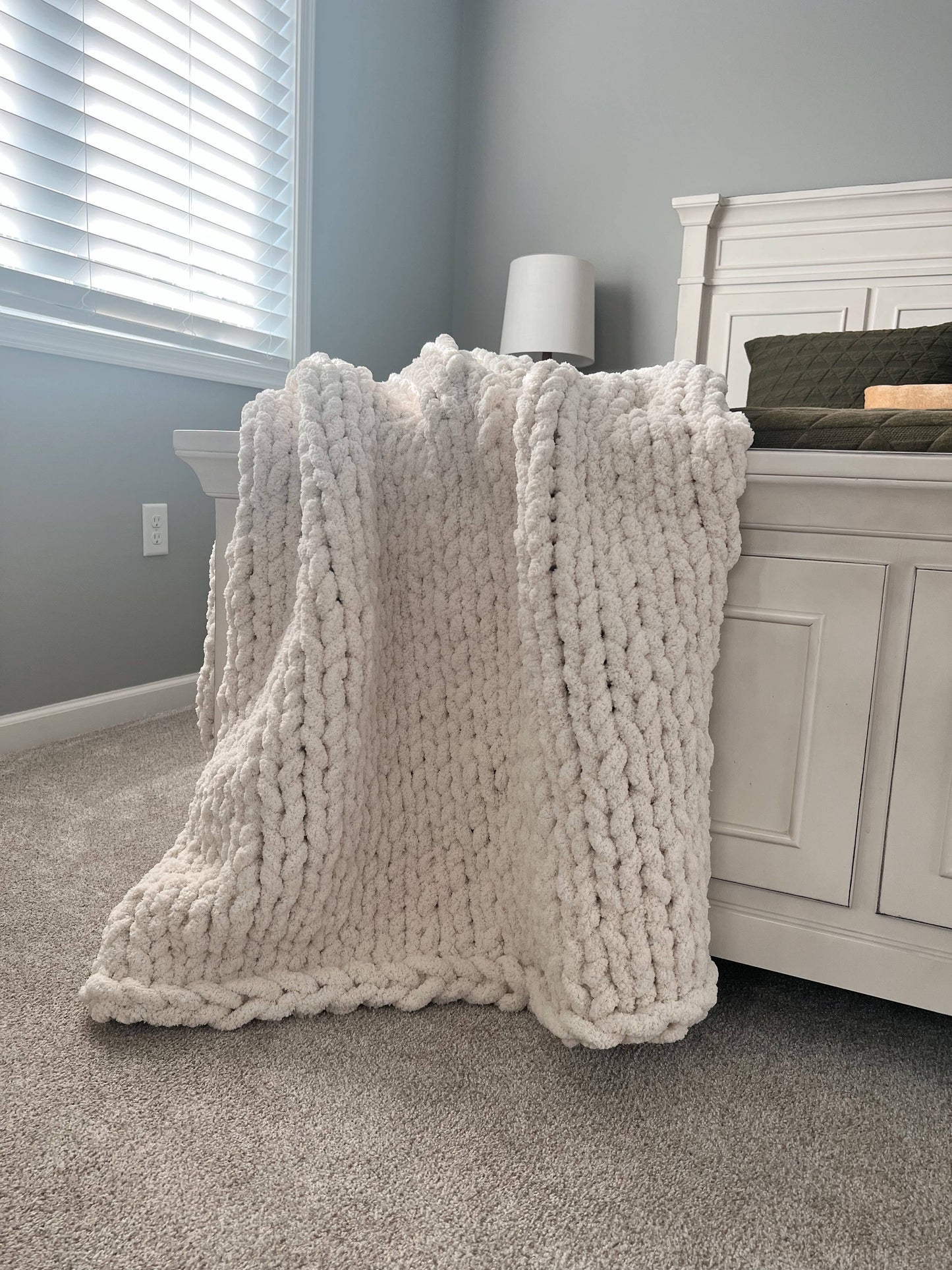 Chunky Knit Chenille Throw Blanket - Cream