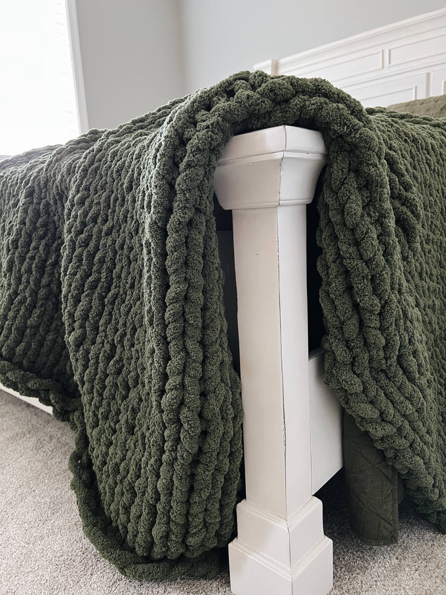 Chunky Knit Chenille Throw Blanket - Green