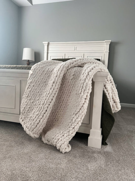 Chunky Knit Chenille Throw Blanket - Cream