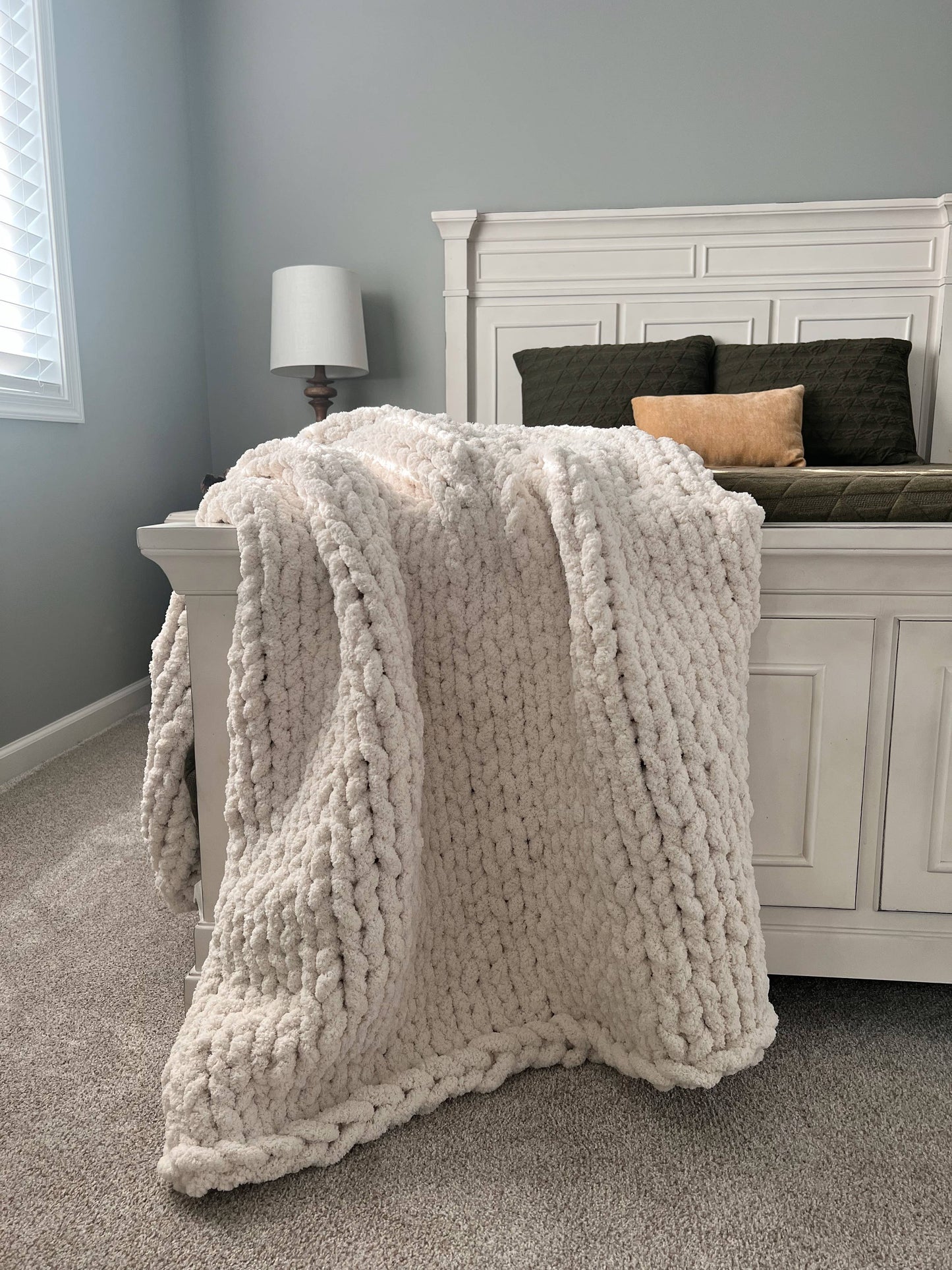 Chunky Knit Chenille Throw Blanket - Cream