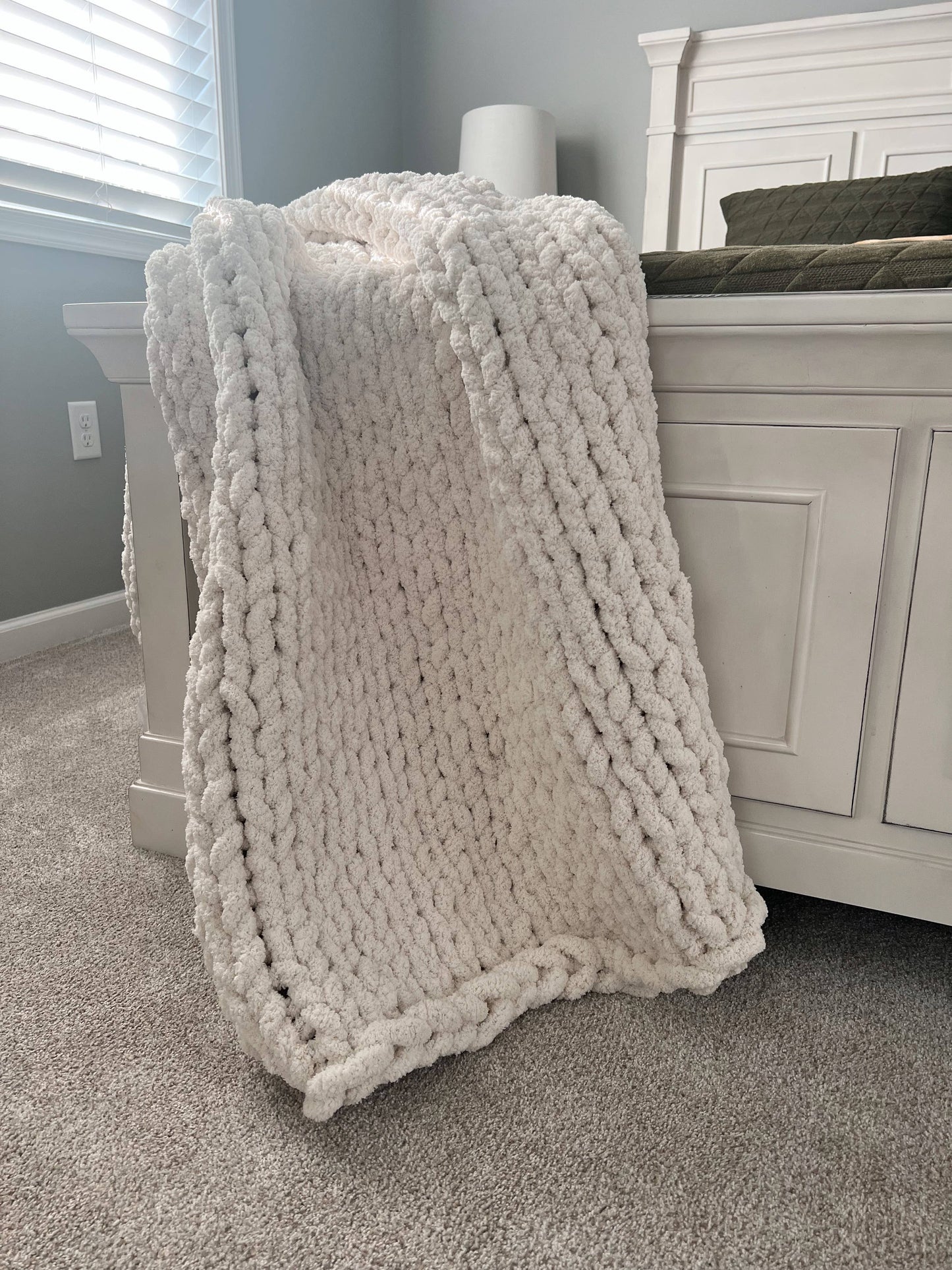 Chunky Knit Chenille Throw Blanket - Cream