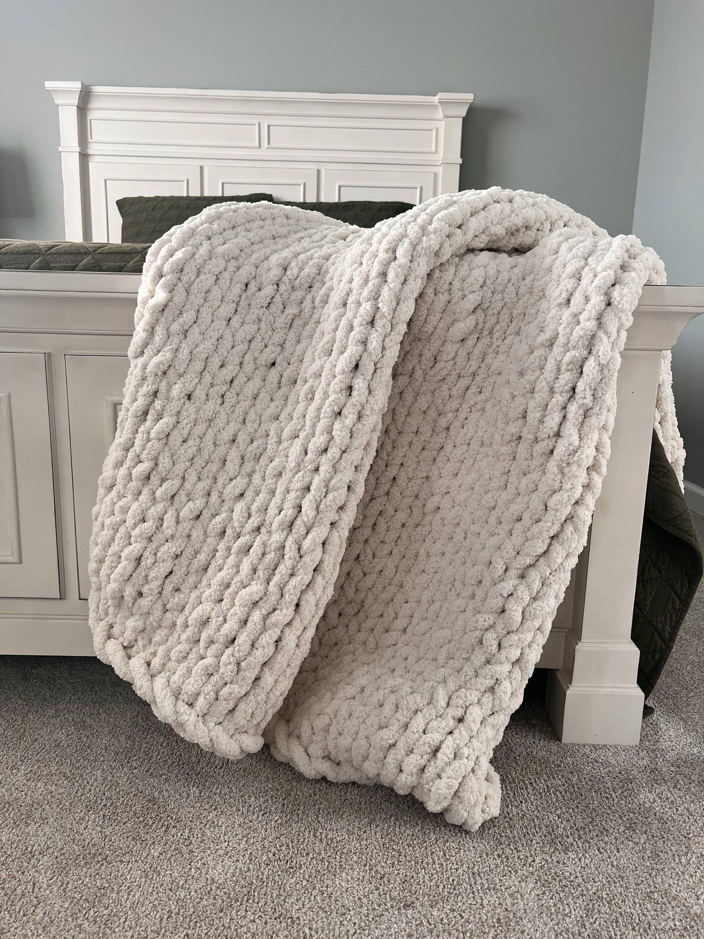 Chunky Knit Chenille Throw Blanket - Cream